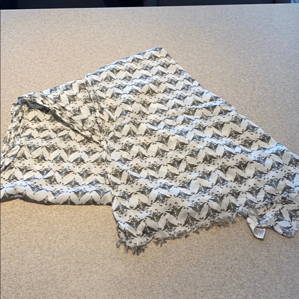 American Eagle Outfitters Pashmina